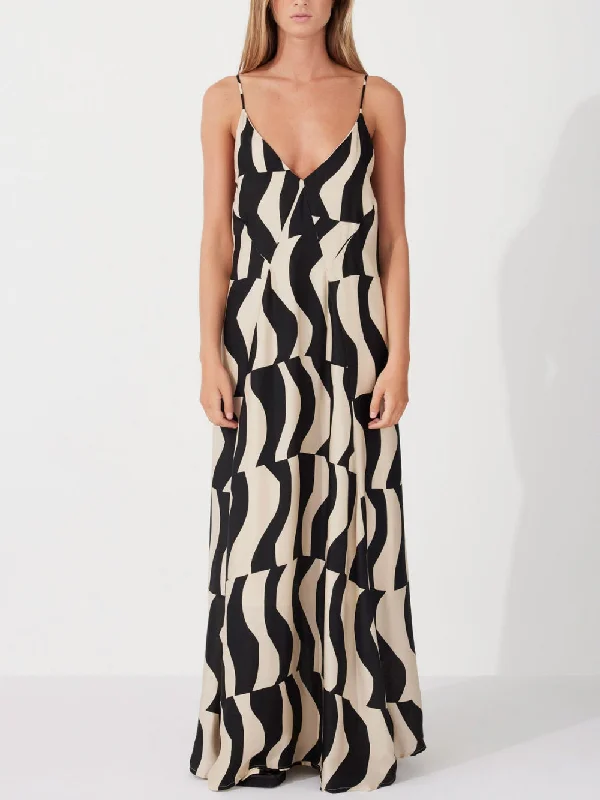 Scooped Back Relaxed Charming Fit Style Maxi Dress