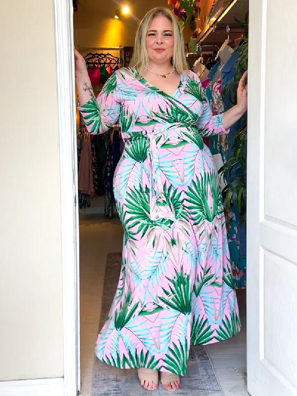 Signature Plus Size Maxi Dress in Tropical Mint Eclipse